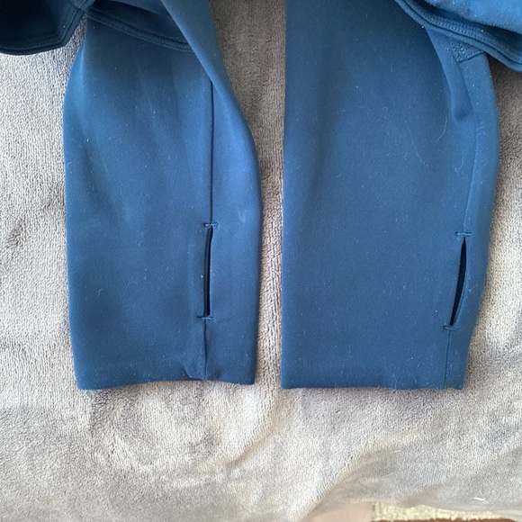 Lululemon Spacer 1/2 Zip - Picture 7 of 7